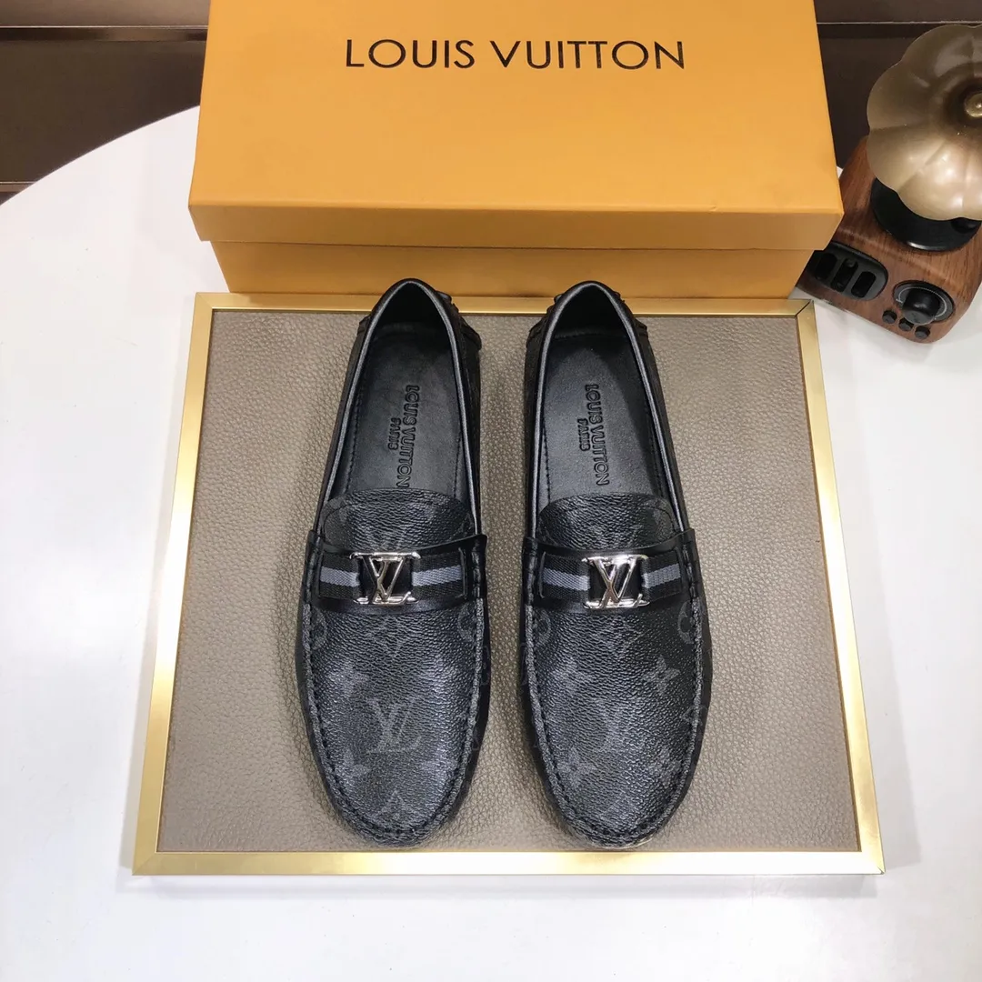 Men's men's shoes 💰420💰 [LV Doudou shoes] (water-dyed cowhide lining) new model is on the market, available on the official website. The new Doudou shoes are processed into single-color materials, and the uppers are made of imported special materials. The body of the shoe is fully hemmed with mark thread, and is lined with imported original cowhide leather. The elegant shoe shape is super suitable for all-matching, and the size is 38-44.